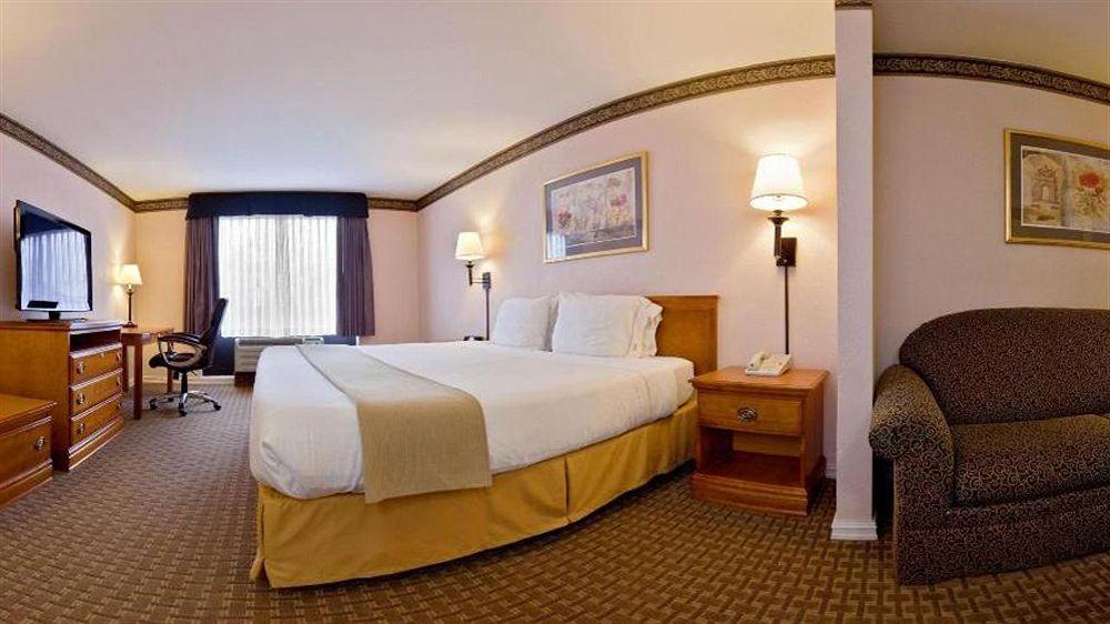 Holiday Inn Express North Tyler Eksteriør billede