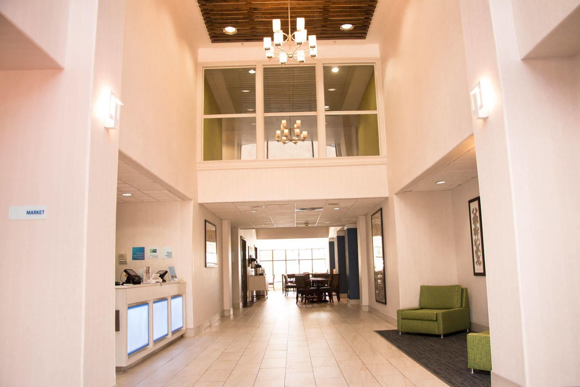 Holiday Inn Express North Tyler Eksteriør billede